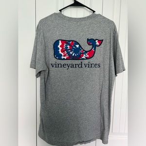 Vineyard Vines Short Sleeve T-shirt Red White Blue Tie Dye Whale- Size Men’s S